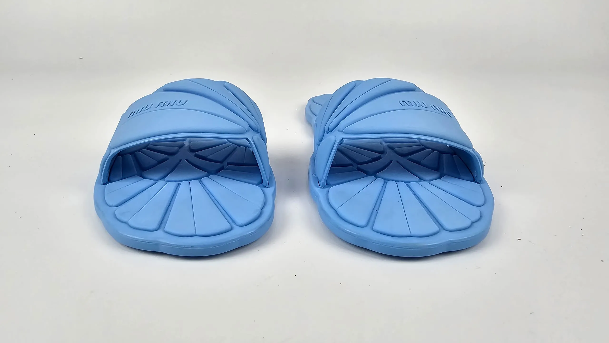 5XX197 Art Deco Blue Rubber Pool Slides