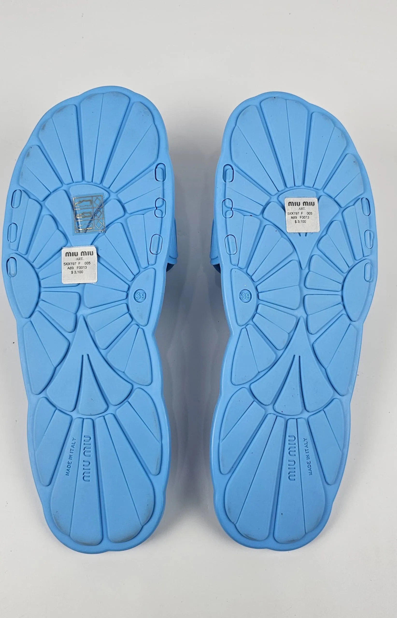 5XX197 Art Deco Blue Rubber Pool Slides