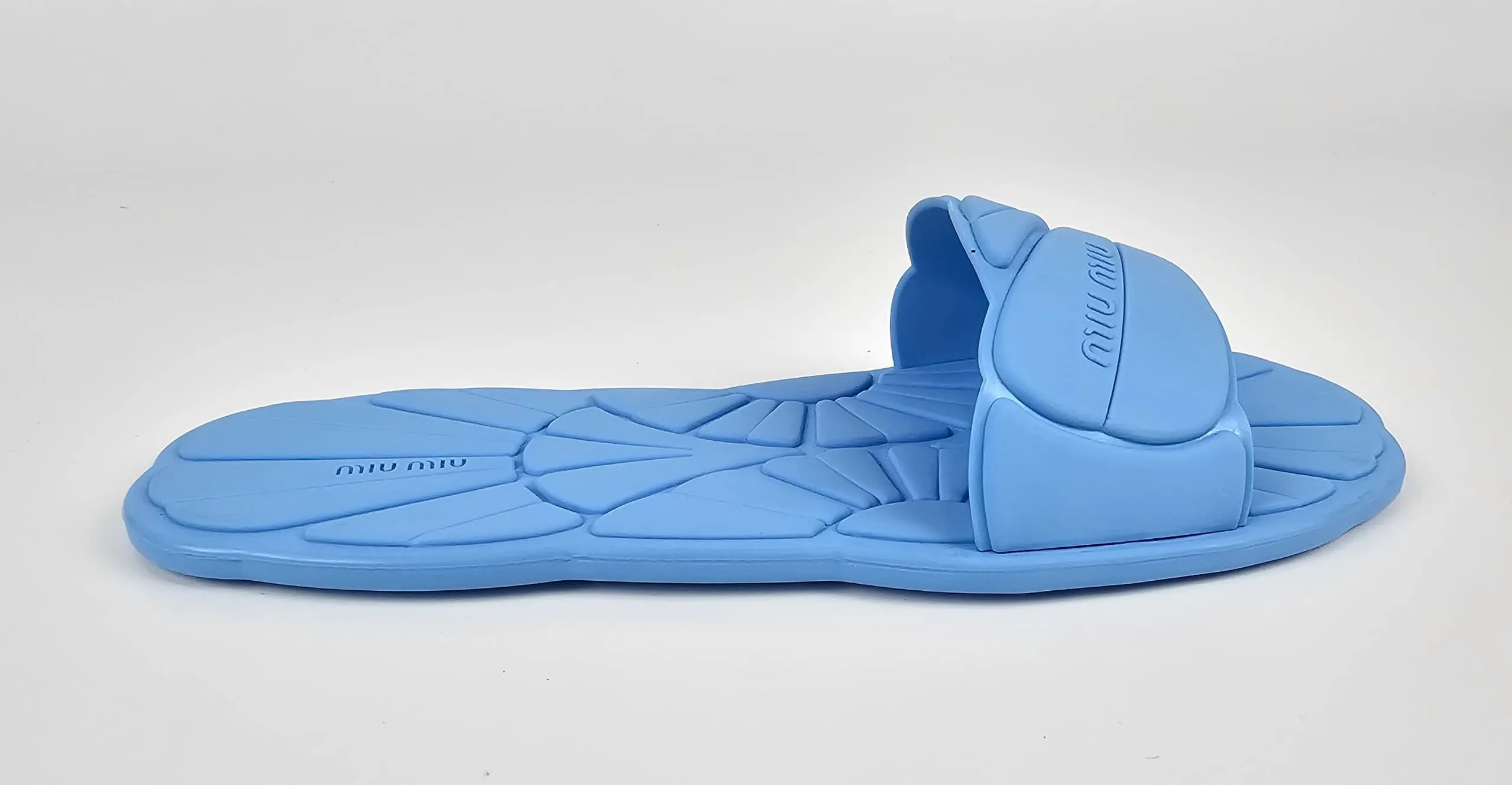 5XX197 Art Deco Blue Rubber Pool Slides