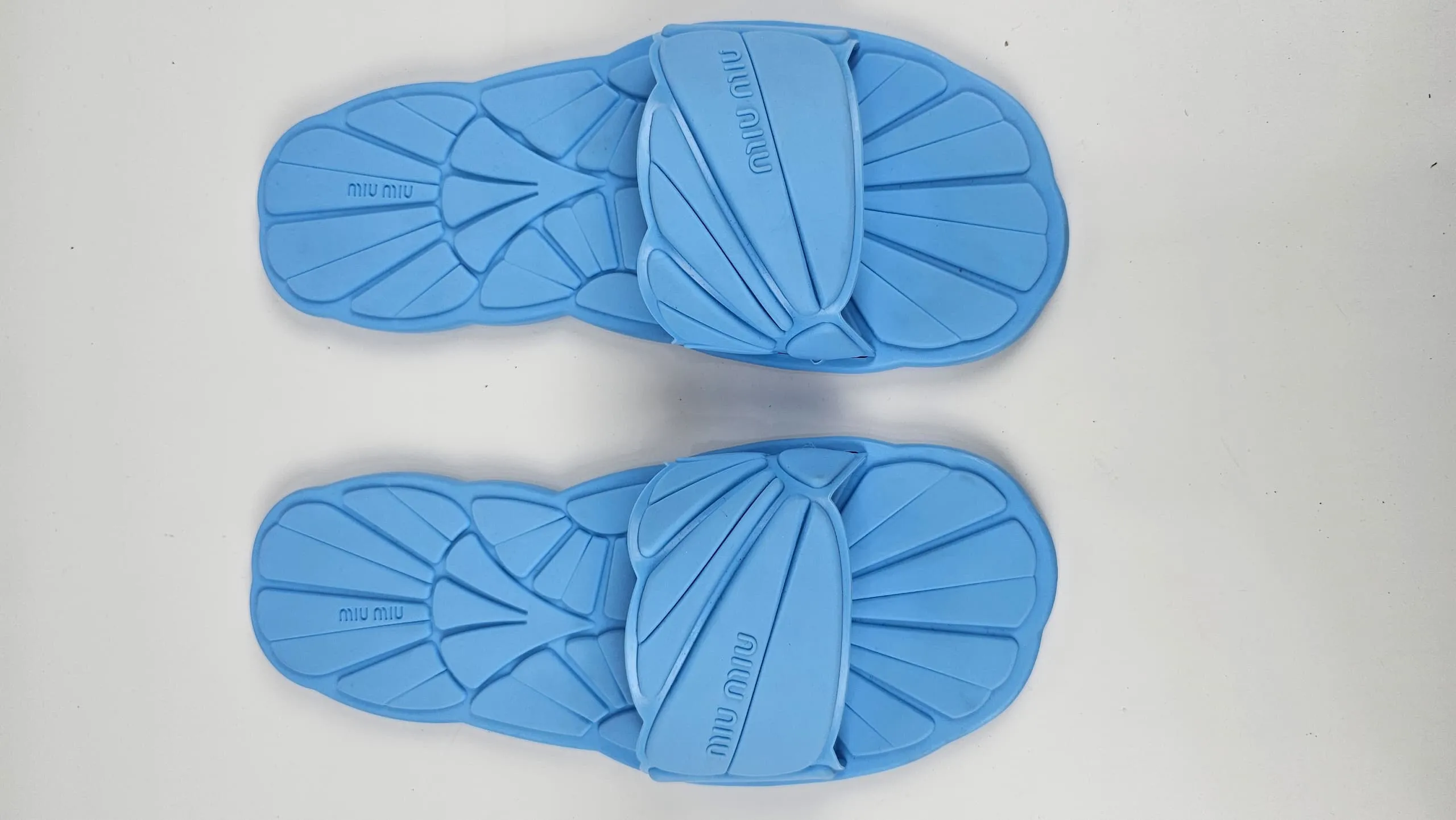 5XX197 Art Deco Blue Rubber Pool Slides