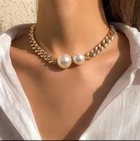 Hip hop link and pearl choker